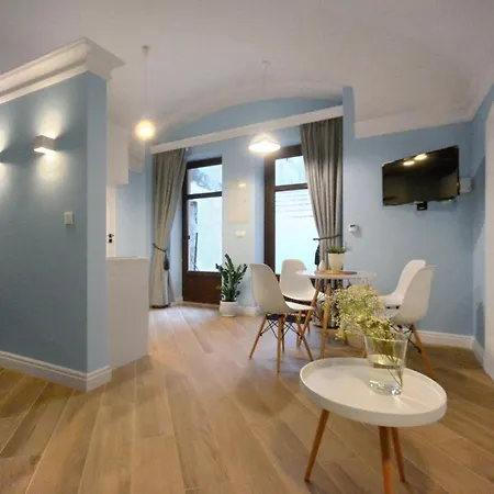 公寓 Old Town Apartments *
