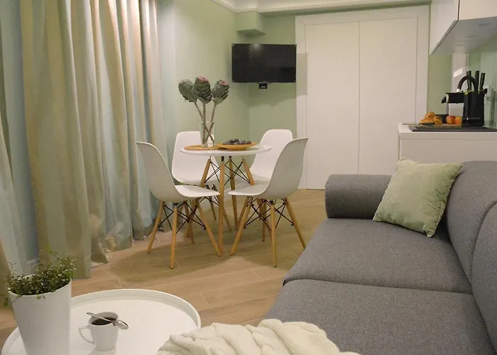 MIA APARTMENTS . Old Town . Senacka * Kraków