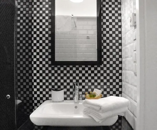 MIA APARTMENTS . Old Town . Senacka