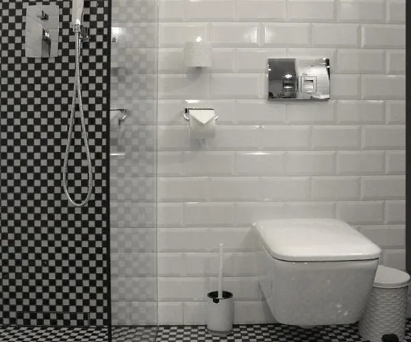 MIA APARTMENTS . Old Town . Senacka Apartament